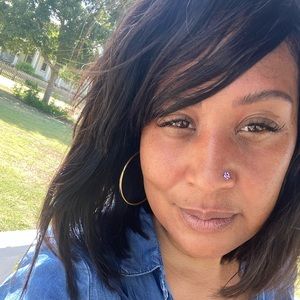 Meet your Posher, Maya